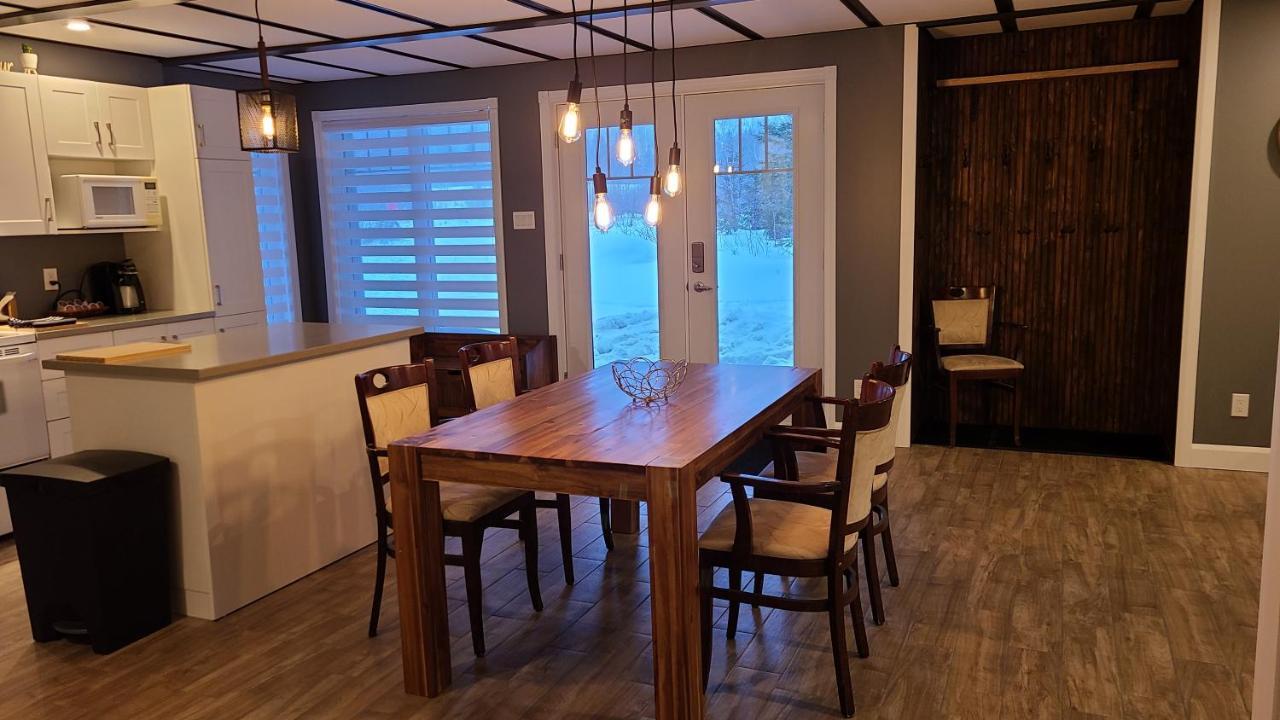 Condo-Chalet De La Vallee D'Edouard LʼAnse-Saint-Jean Eksteriør bilde